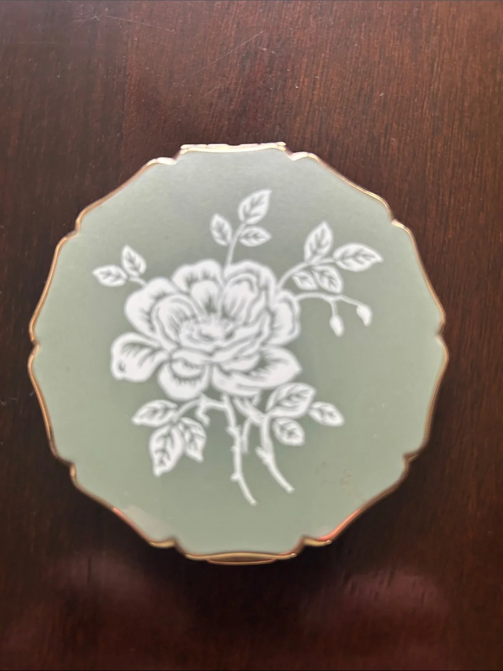 Beautiful STRATTON ENGLISH GREEN FLORAL COMPACT